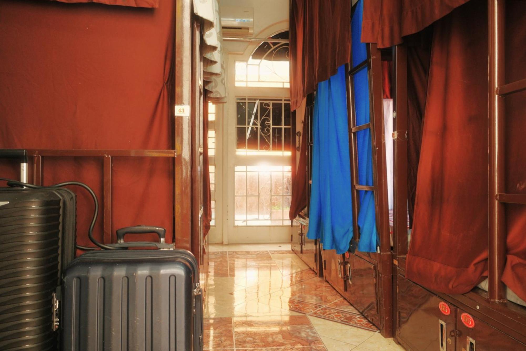 Sakura Hostel Saigon Хошимин Экстерьер фото